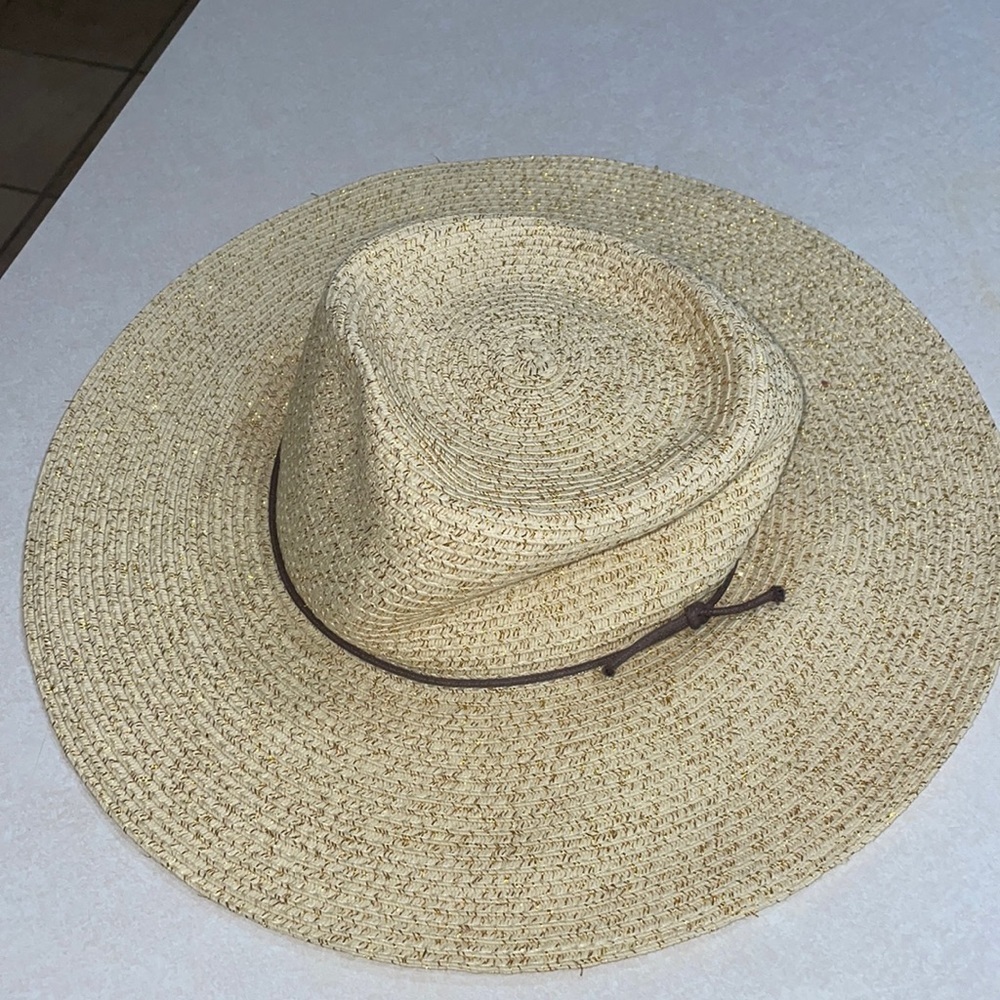 Straw beach hat woman’s med - large